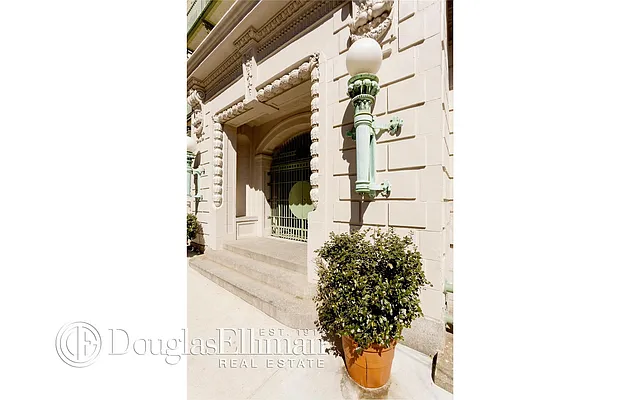 Sold by Douglas Elliman | media 15