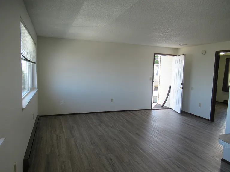 1019 22nd St #6 — Photo 3