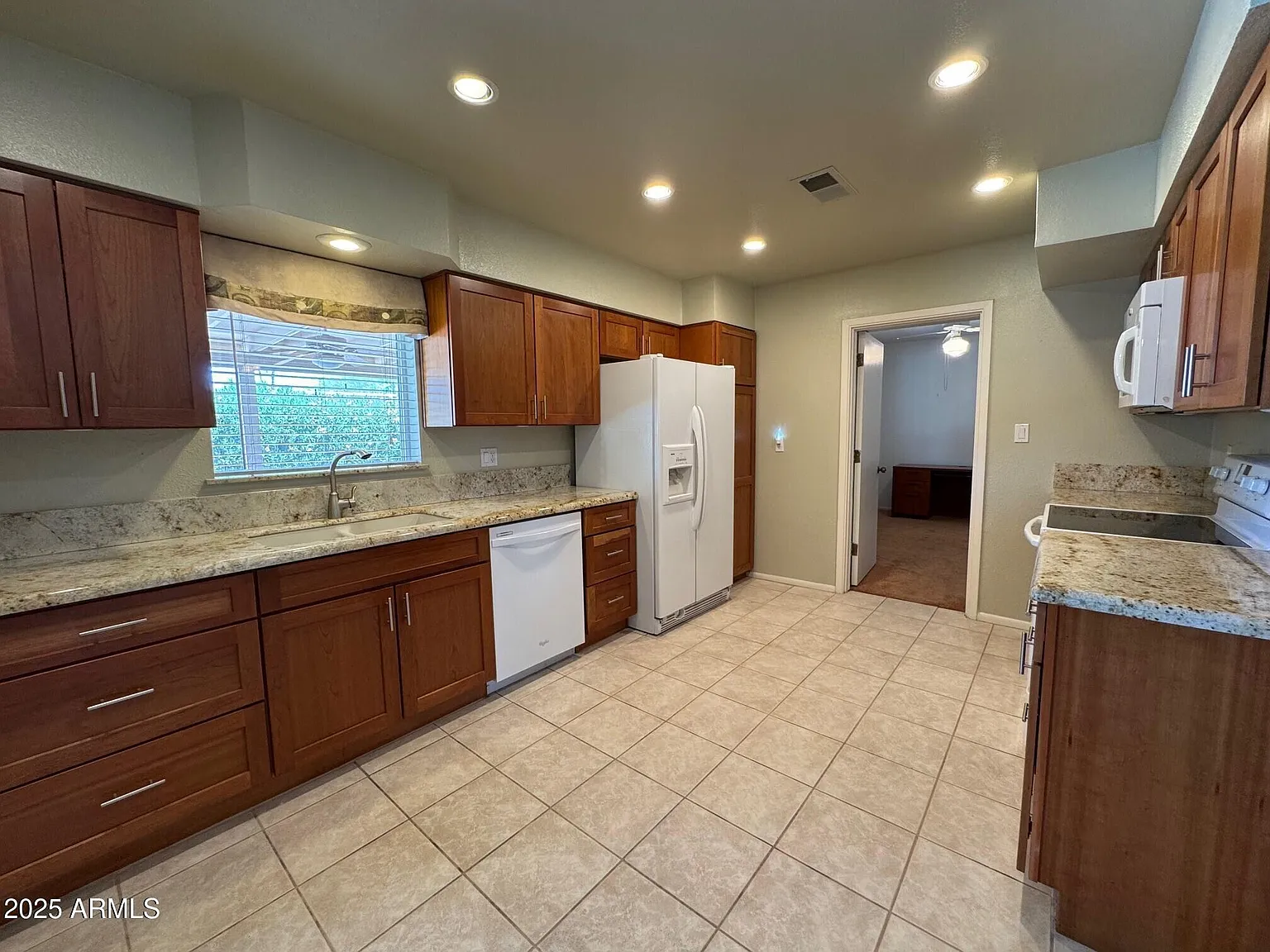 3 bed, 2007 sqft, $3,250 — Photo 2
