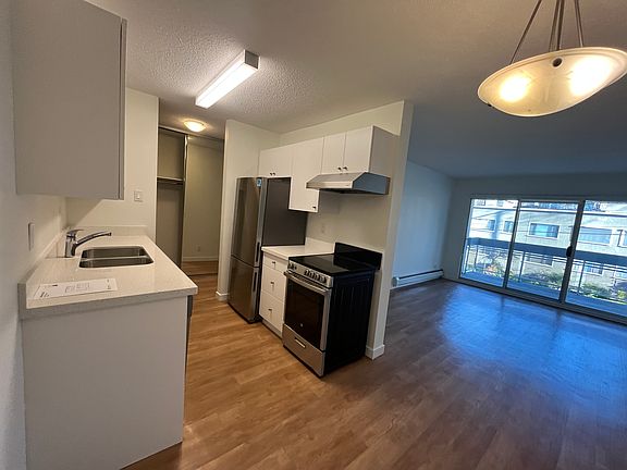 3rd image of 1705 W 10th Ave #661380
