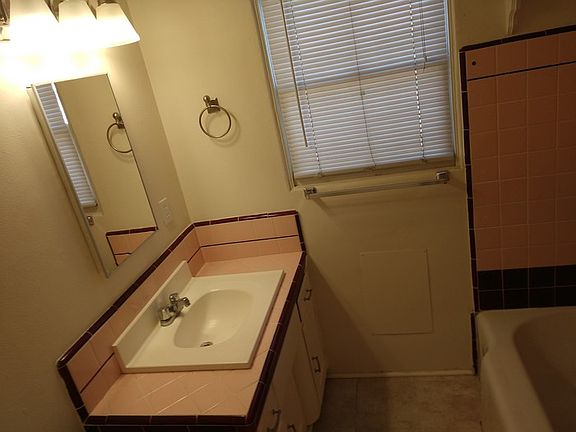 3rd image of 2135 Garnet Ave