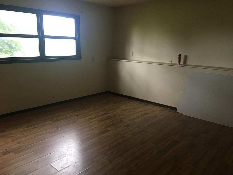 1st image of 2401 Clark Ln #1