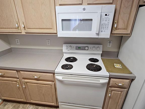 3rd image of 506 Settlement Dr