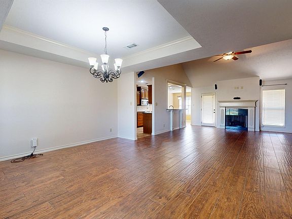 2nd image of 306 Meadowridge Cir
