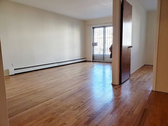 5th image of 3612 24th Ave #3