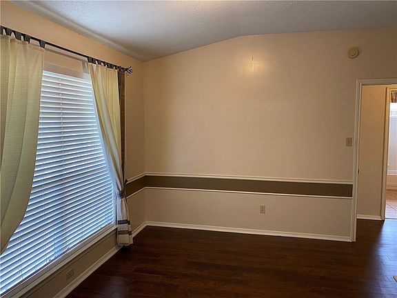 4th image of 7300 Spanish Oak Dr