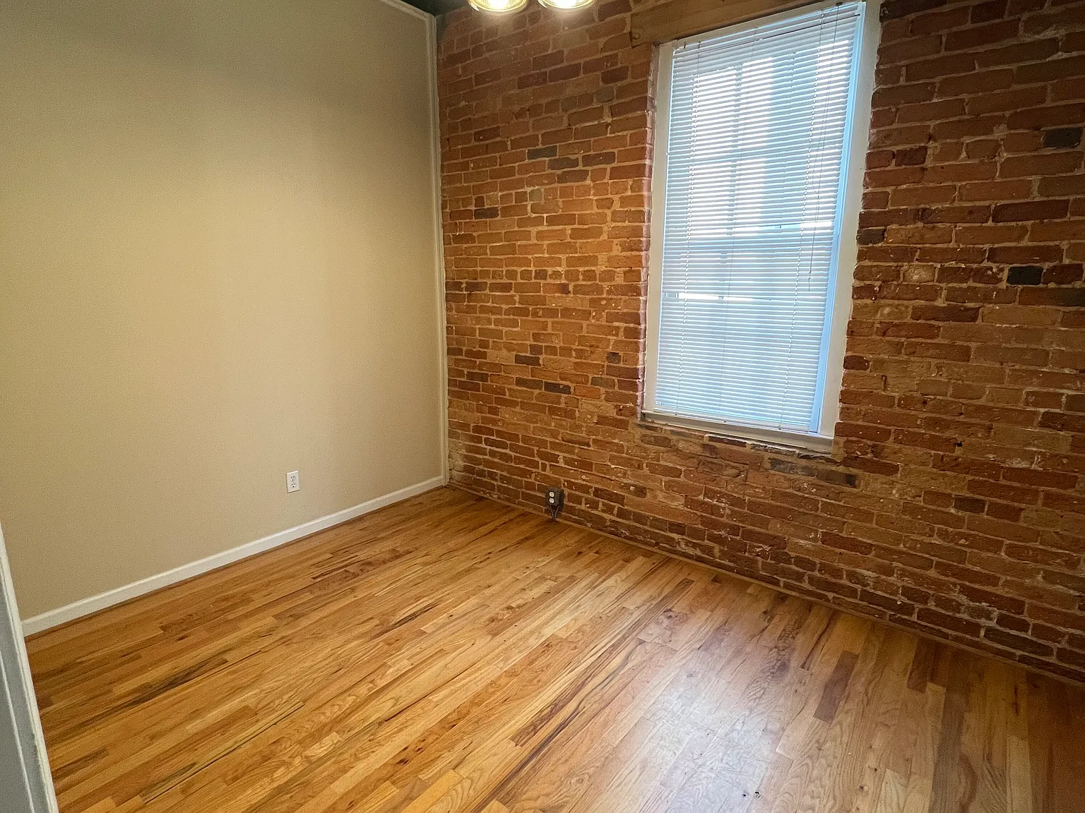 196 W Main St — Photo 3
