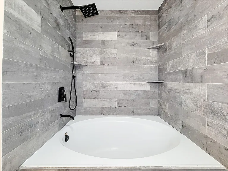 3658 Villa Glen Dr — Photo 22