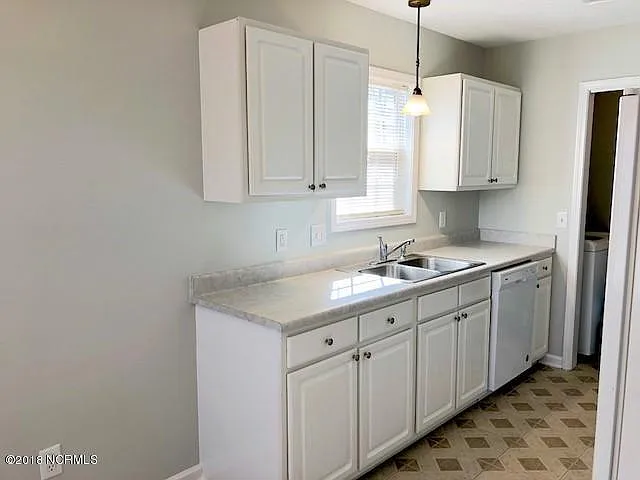 79 SE Stoney Creek Ln — Photo 2