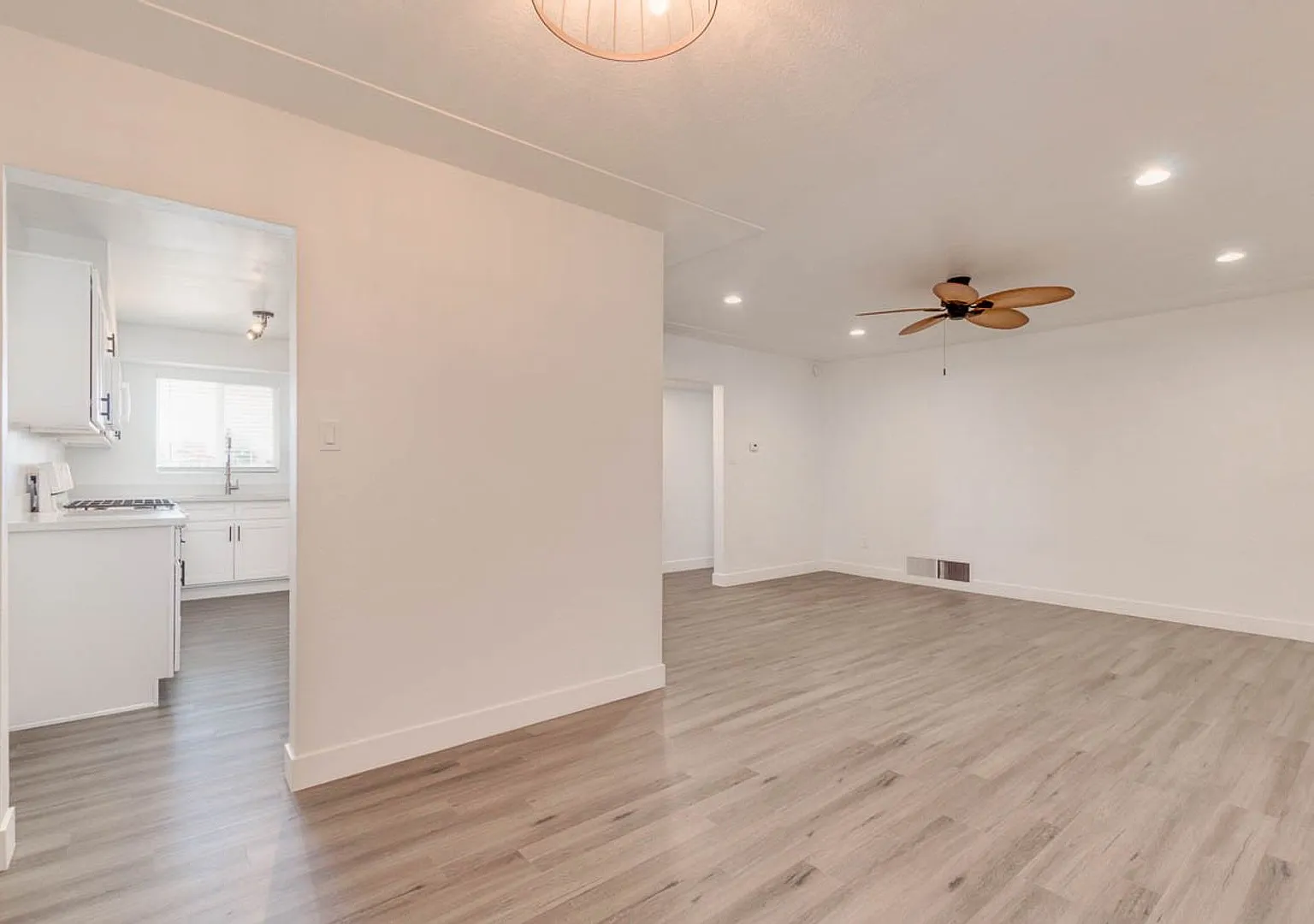 4129 North 33rd Drive — Photo 2