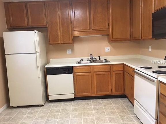 3rd image of 3212 Clubside Dr