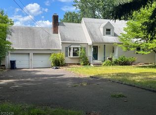 432 Oak Ridge Rd, Clark, NJ 07066