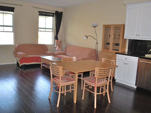 3rd image of 298 Tustin Field Dr
