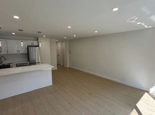 220 E 60th St APT 3G, New York, NY 10022