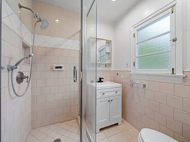 408 N Story Pl — Photo 26