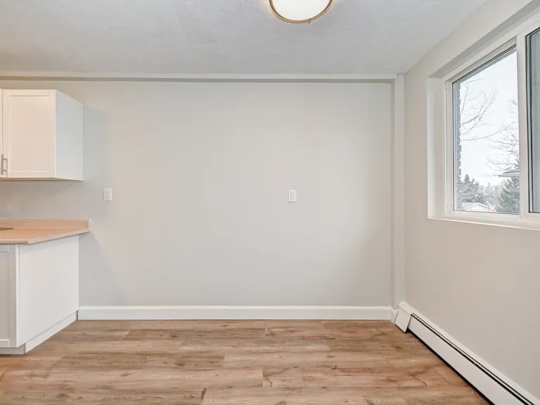 380 Forfar St E — Photo 12