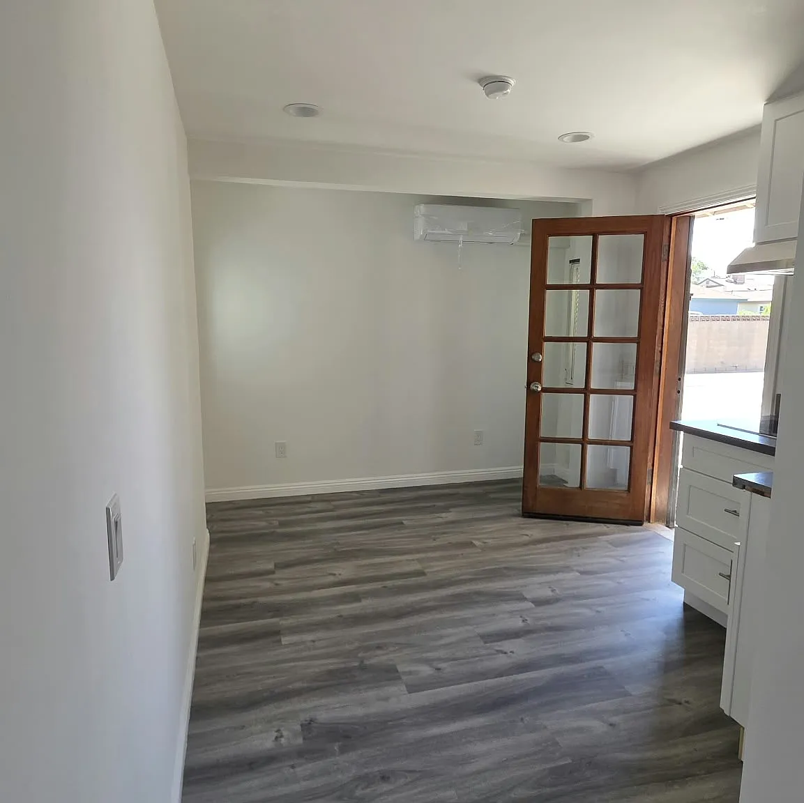 Studio, 250 sqft, $1,000 — Photo 3