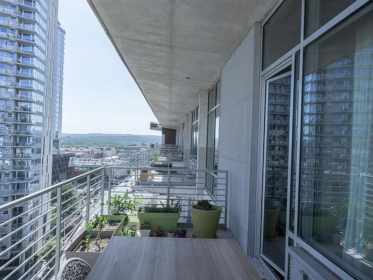 800 W 5th St #1007 — Photo 19