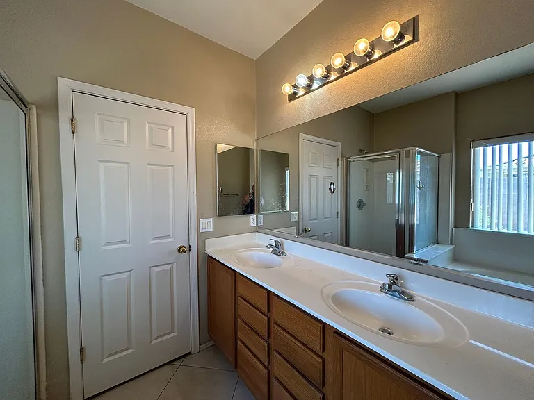 25758 W Nancy Ln — Photo 8