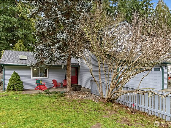 5th image of 20625 Terasse Drive NW