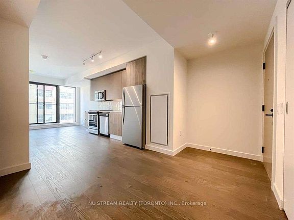 4th image of 2 Church St #901