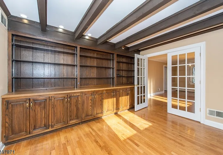 32 Schoolhouse Ln — Photo 17