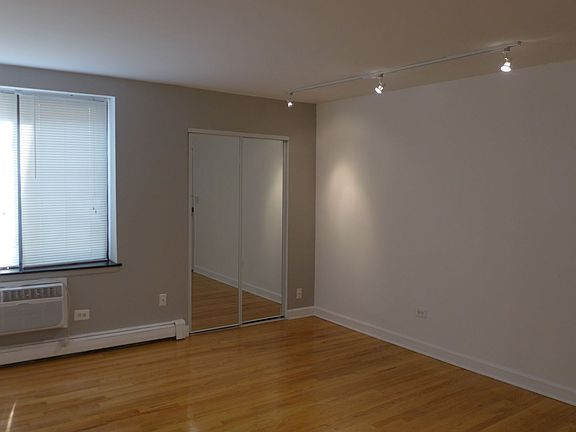 4th image of 5250 N Sheridan Rd APT 410