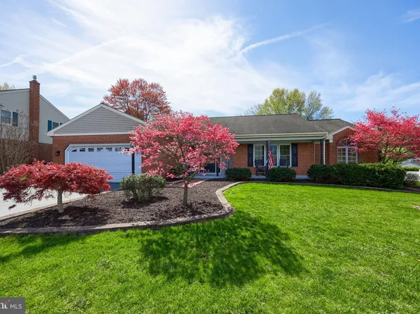 55 Horseshoe Dr, Ephrata, PA 17522