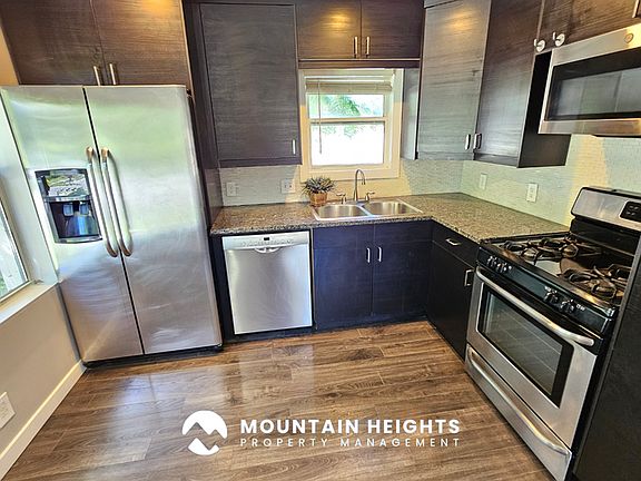 3rd image of 2911 S Hudson Cir