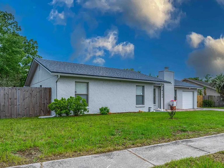 8126 Sable Woods Dr N — Photo 7