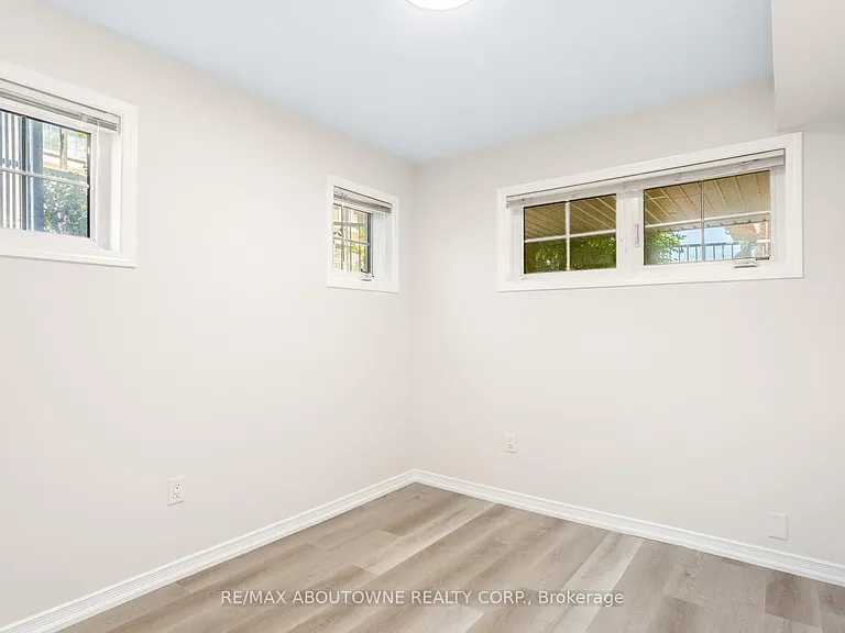 2441 Greenwich Dr #1 — Photo 31