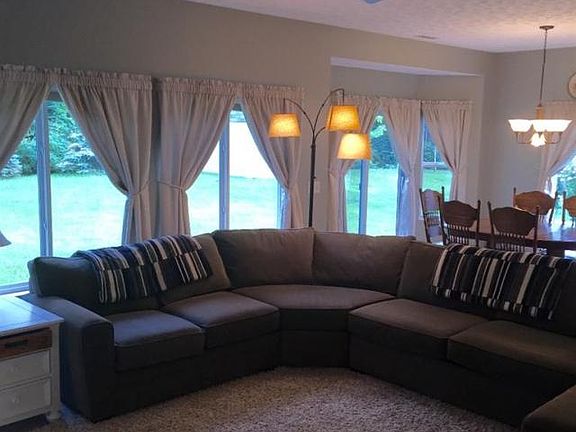5th image of 2935 Sassafras Ln