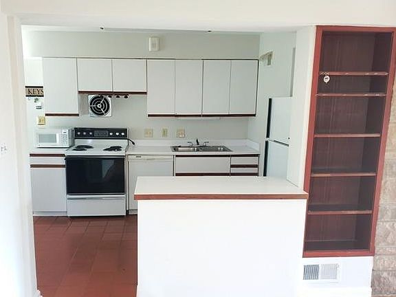 5th image of 3135 Ramona Ave