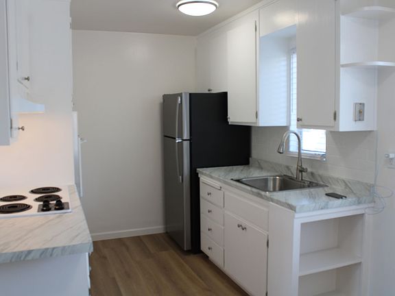 5th image of 400 Orange St APT 306