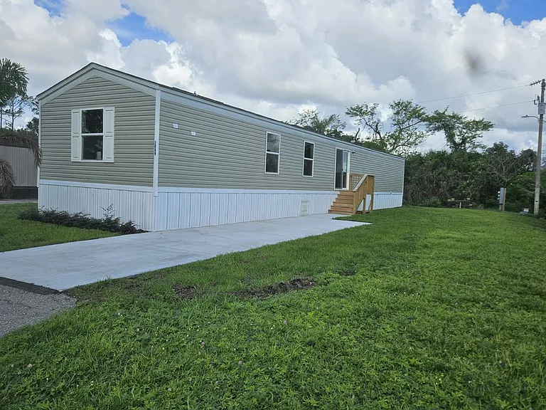 1089 Myakka Dr #2110 — Photo 1