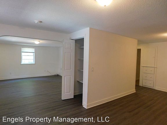 5th image of 924 N Topeka St APT E3