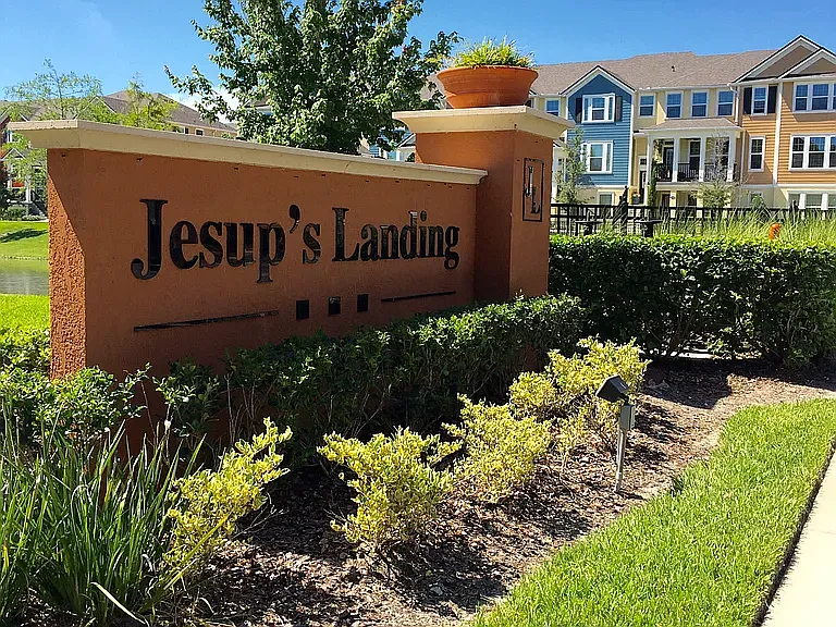 560 Jesup Springs Ln
