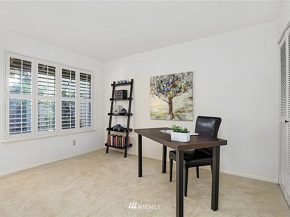5th image of 14310 NE 2nd Pl