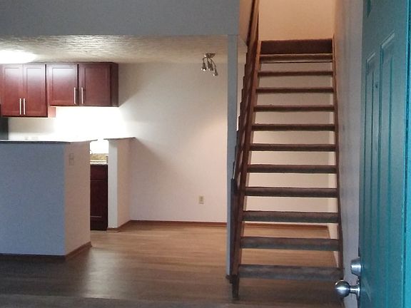 4th image of 550 Brandenbush Ln