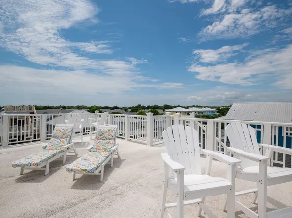 200 Annie Dr, Carolina Beach, NC 28428