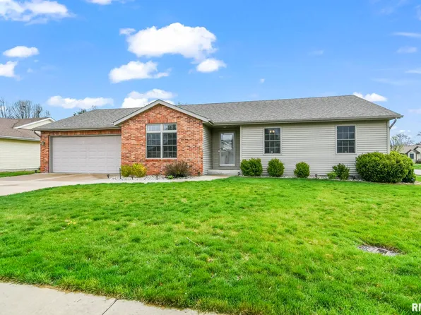 504 Willows Ave, Chatham, IL 62629