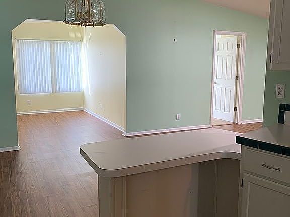 3rd image of 5870 Sw 59th Street