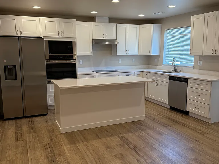 911 W Ted Yao Way #A — Photo 5