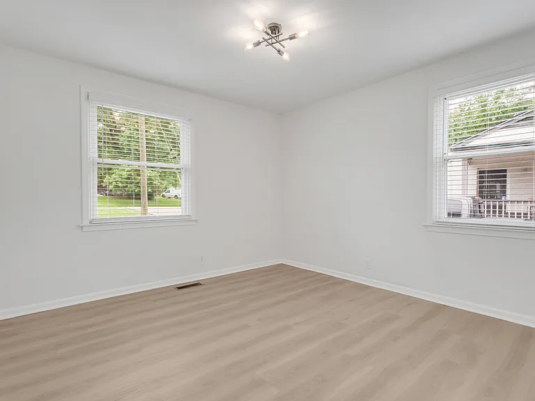 304 Lallemand Ct — Photo 11