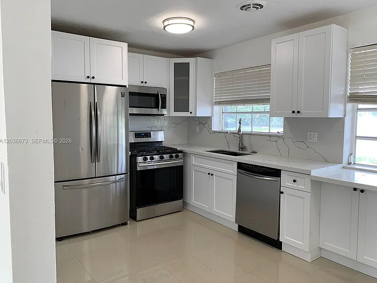 2025 SW 84th Ct — Photo 6