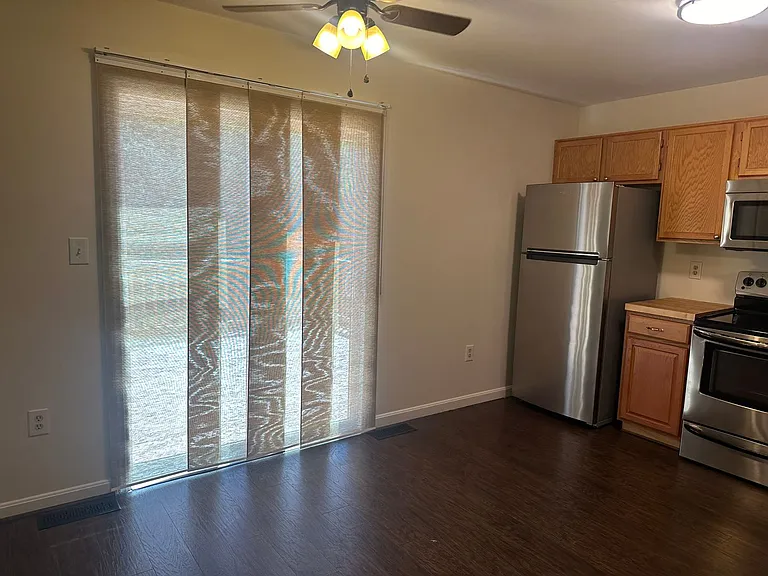 111 Fox Ct — Photo 11