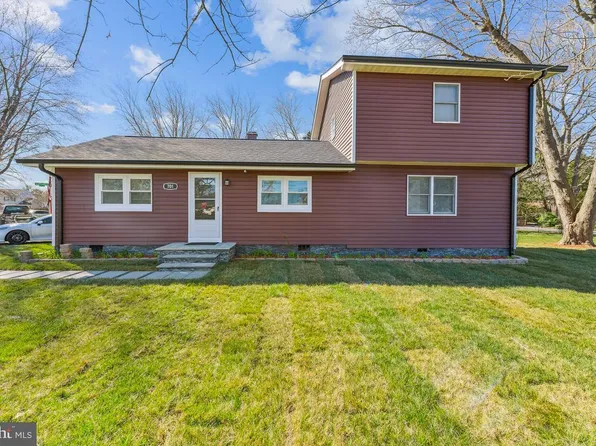 701 Kingfisher Rd, Deale, MD 20751