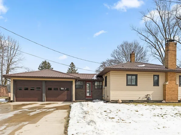 210 W Harrison St, Wakarusa, IN 46573