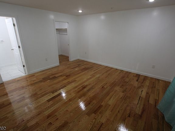 5th image of 106 Grove Ter