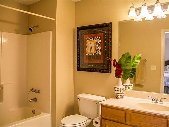 5th image of 703 Earls Ct